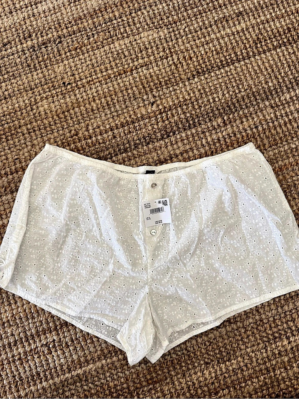 American Eagle Outfitters Eyelet High-Waist Shorts in White Size XL NWT